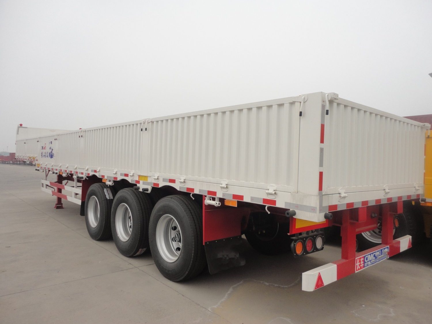 Tri Axle 50t Cargo Transport Fence Cargo Trailer with Stable Quality