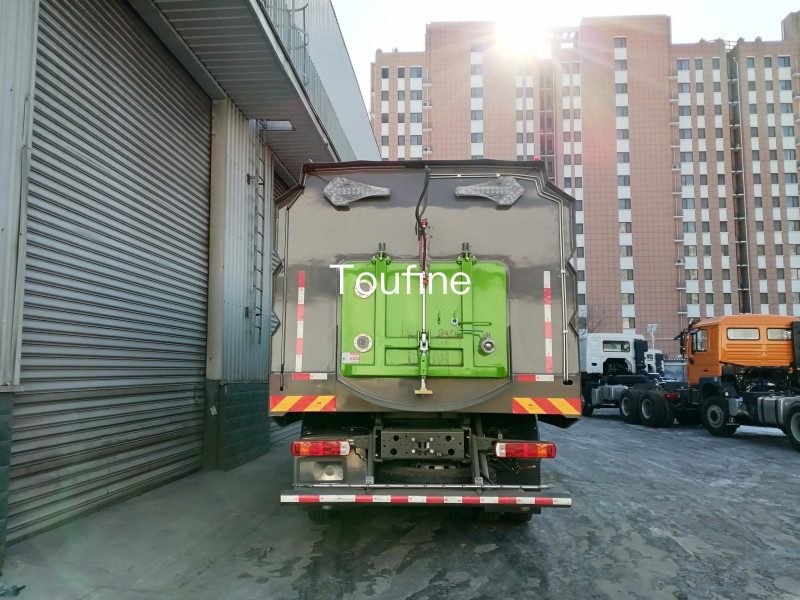HOWO 12000L Tank Vacuum Sweeper Truck